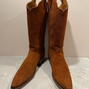 Lucchese Classics Women's size 9.5B boots
EUC Barely Worn